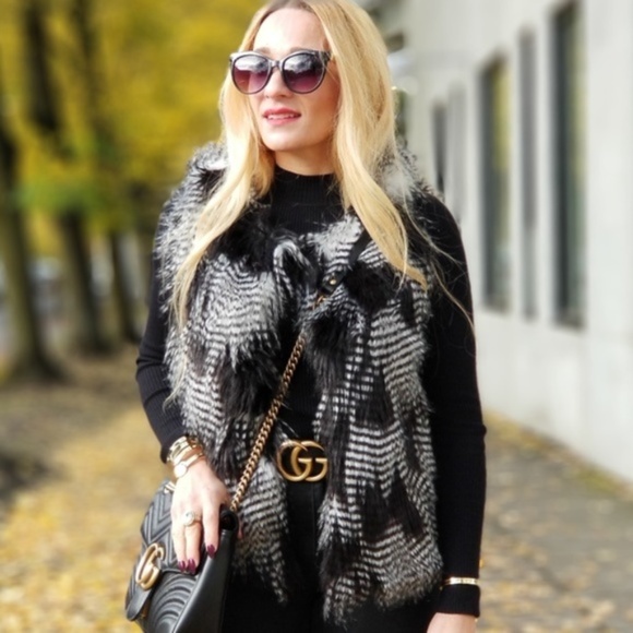 Soft Faux Fur Vest - Black - Picture 2 of 4